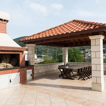 Mondo Guest house 3*