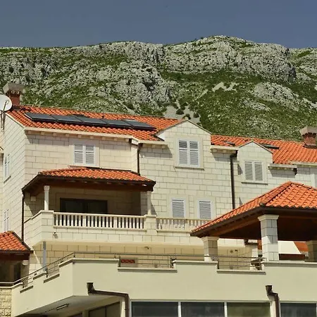 Casa de hóspedes Mondo 3*